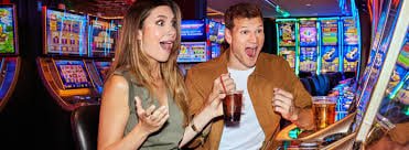 Layar Lightning Roulette di platform big hoki menampilkan papan roulette dengan angka-angka bertanda pengali